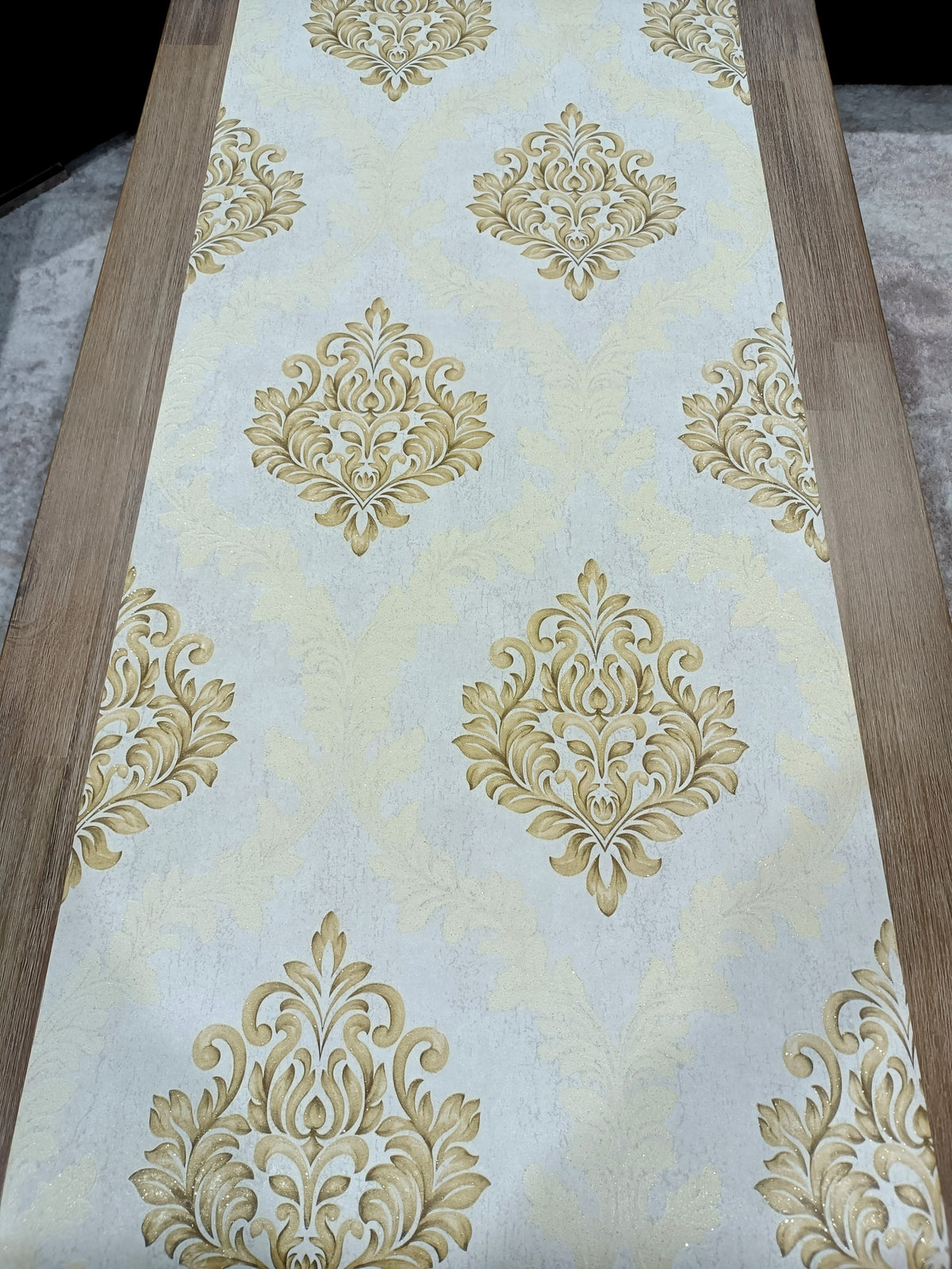 Royal Damask Wallpaper – Gold / Cream - 11175